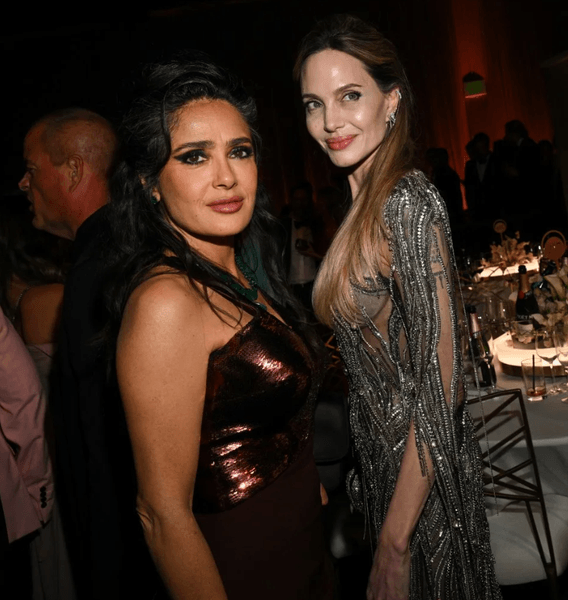 Анджелина Джоли и Сальма Хайек в вечерних платьях