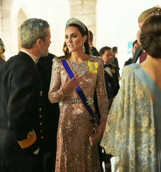 Кейт Миддлтон, принцесса Уэльская, королевская семья, диадема, тиара, украшение, мода