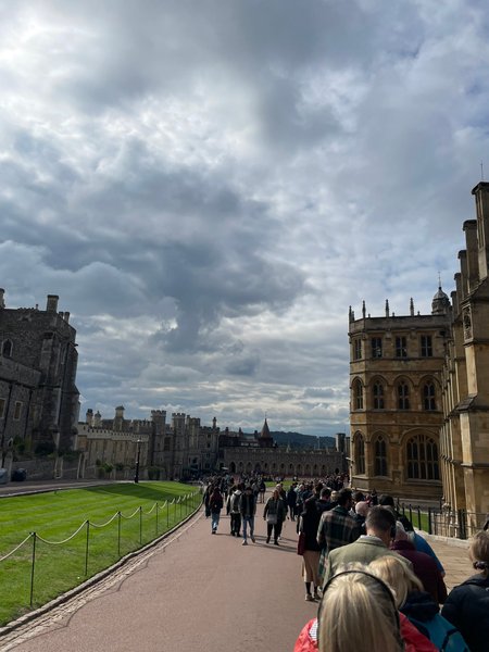 виндзорский замок, могила королевы, могила королевы елизаветы, где похоронена елизавета, часовня святого георгия