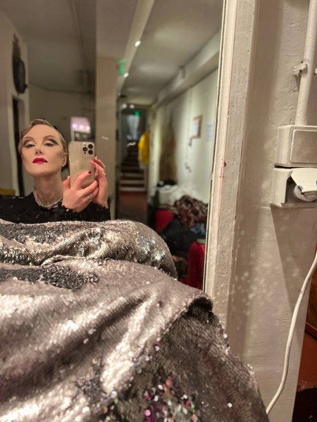 Рената Литвинова, париж, поїхала з Росії, акторка