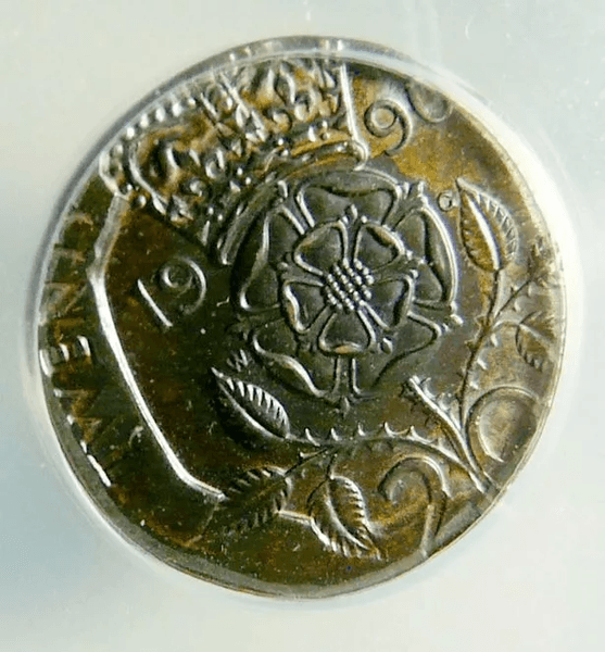 Редкая монета, единственный экземпляр, монета, деньги, 20 пенсов, продали на аукционе, монета с ошибкой, коллекционер