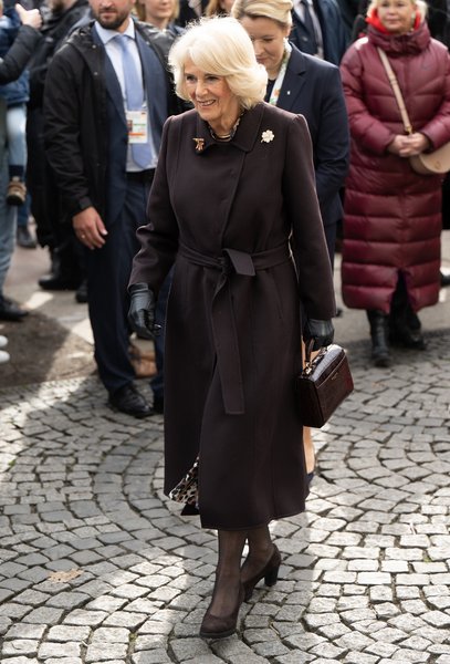 Королева-консорт Камилла, камилла, брошь, особенное украшение, королевские украшения, камилла в берлине