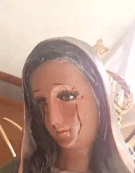 Статуя Діви Марії 1500-х років вкрилась кривавими сльозами, Богоматір Гваделупська, таємниче божественне послання