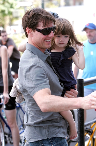 Дъщерята на Том Круз Сури Круз Том Круз с дъщеря Сури