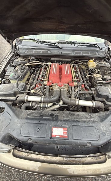 3,2-литровый V8 с турбонаддувом развивает 335 сил