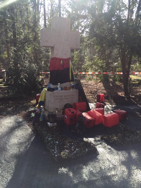 могила бандеры, степан бандера