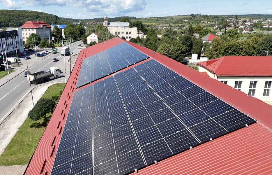 "Школа під сонцем": Glossary Eco Foundation запускає масштабну програму енергонезалежних шкіл