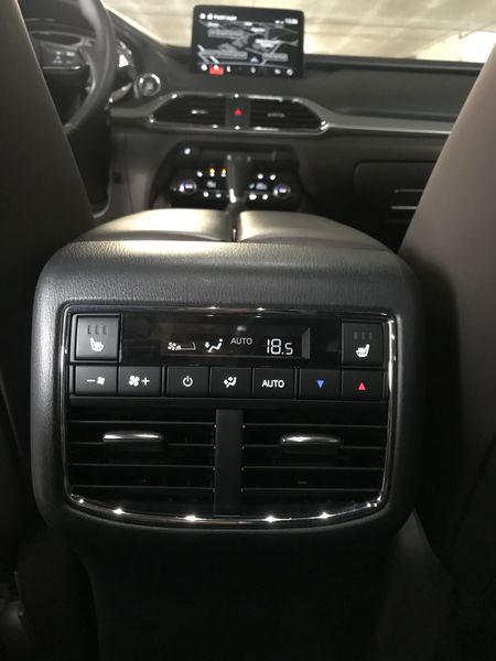 Второй ряд, климат-контроль, Мазда СХ9, фото, салон