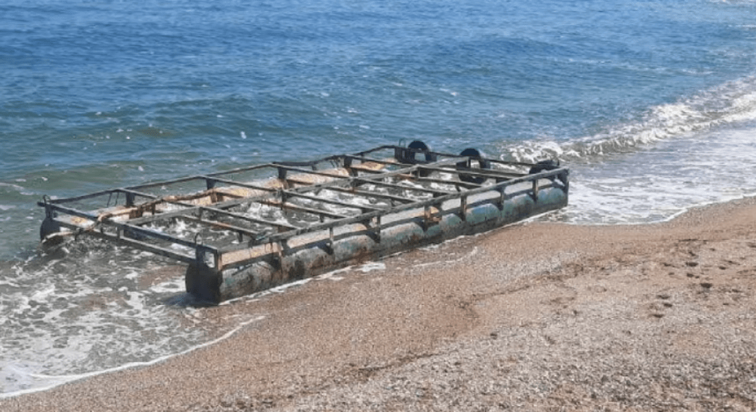 Море в Одессе, мусор