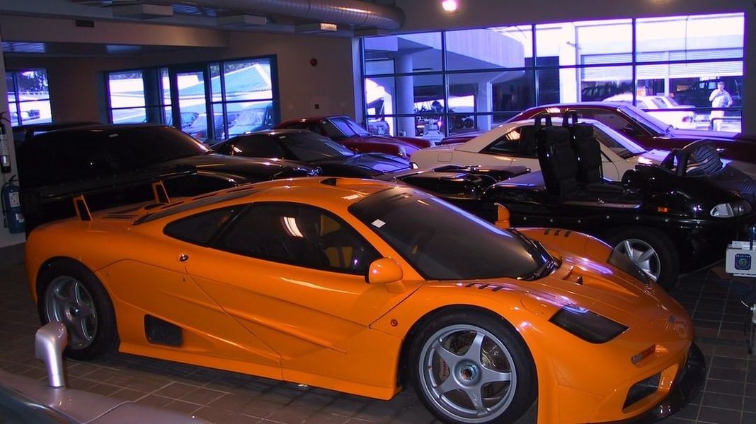 Один из пяти McLaren F1 LM