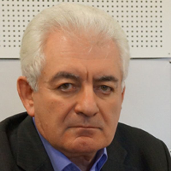 
Игорь Ликарчук
о нечестных на руку репетиторах
