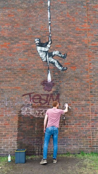 рисунок бэнкси, граффити бэнкси, работа бэнкси, картина бэнкси, стрит арт, стрит арт бэнкси