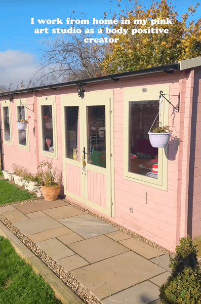 рожевий будинок