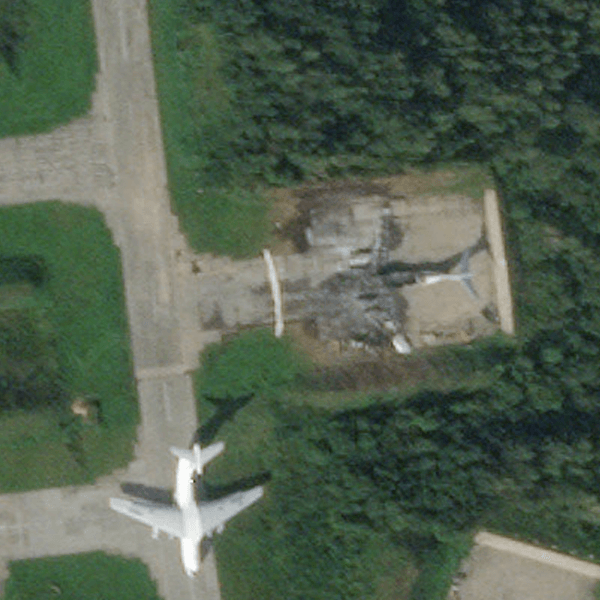 Пошкоджені літаки на території Міжнародного аеропорту Псков ім. княгині Ольги