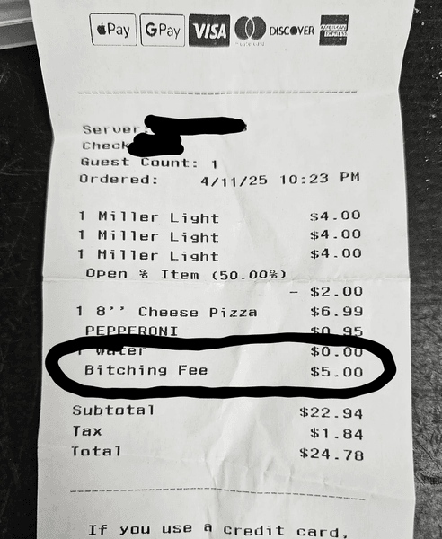 Счет, ужин в ресторане, ошибка официанта, большей счет за ужин, поход в ресторан, сбор за жалобу, чек, заказал пиво, неверный заказ