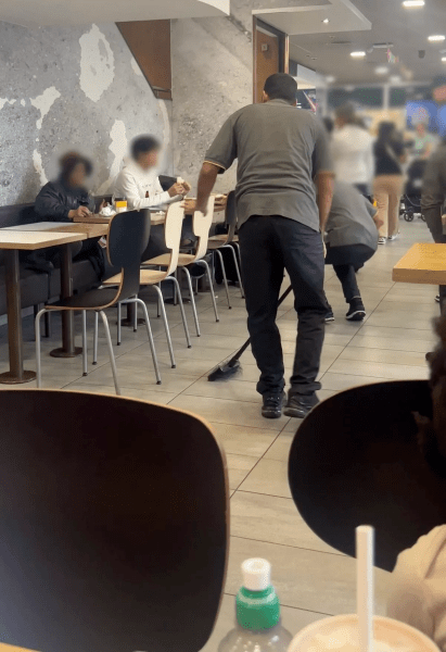 Щур у ресторані Щур у ресторані, McDonald's, працівники ресторану, гризун у ресторані, санітарні норми, мати з дитиною, напав щур