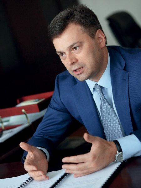 

ДОРОГО И ОПАСНО. Сергей Белан обещает сделать работу конвертационных центров невыносимо сложной
