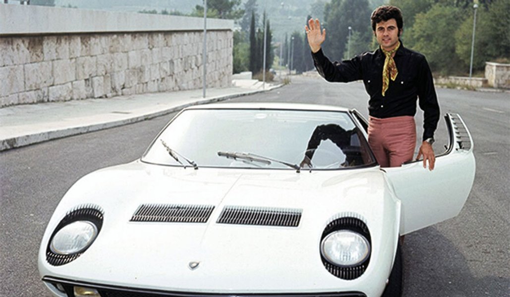 Также среди владельцев Miura был певец Антонио Чаччи, известный как Little Tony ("Маленький Тони")