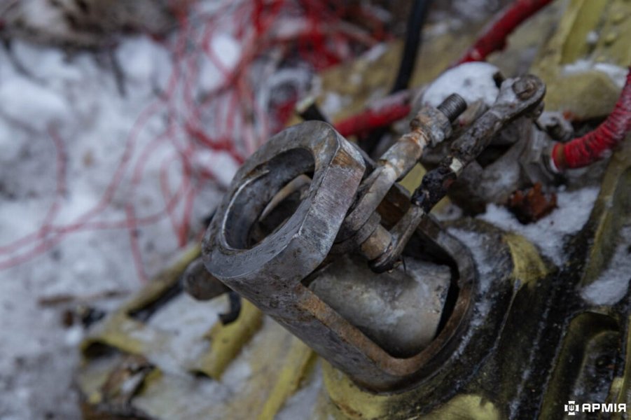 Обломки ракеты, которой обстреляли Харьков