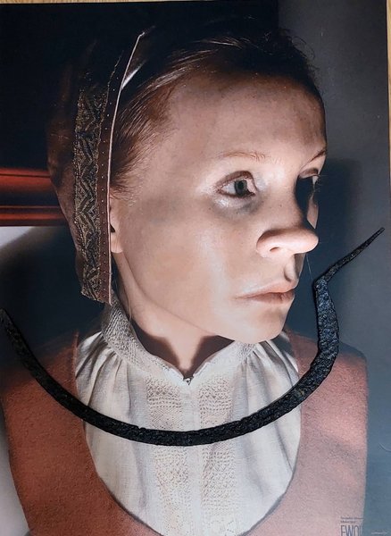 На шию померлій поклали серп