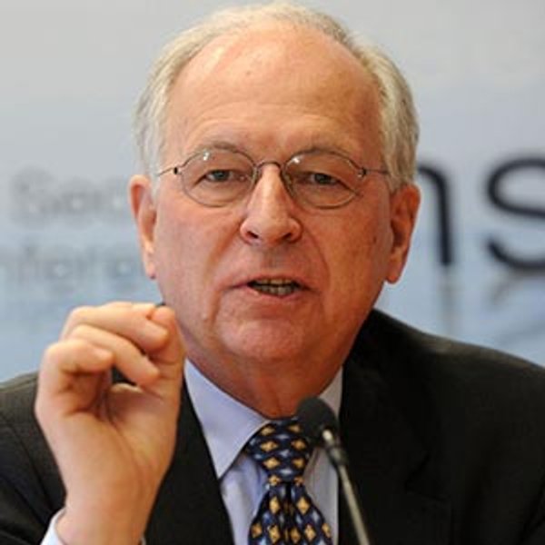 
Вольфганг Ишингер
глава Мюнхенской конференции по безопасности
