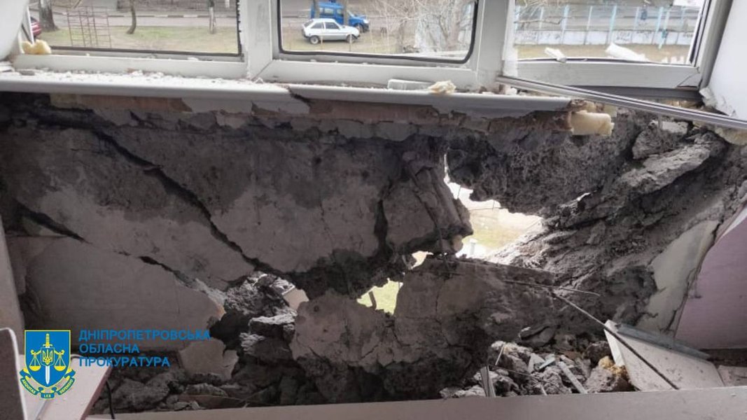 Наслідки артобстрілу Нікополя російськими окупантами