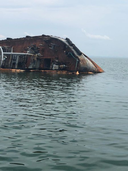 затонувший танкер