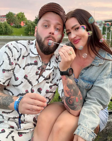 Незвичні татуювання на пальцях, наколка у формі лінійки, цікаві ідеї тату для чоловіків, фото