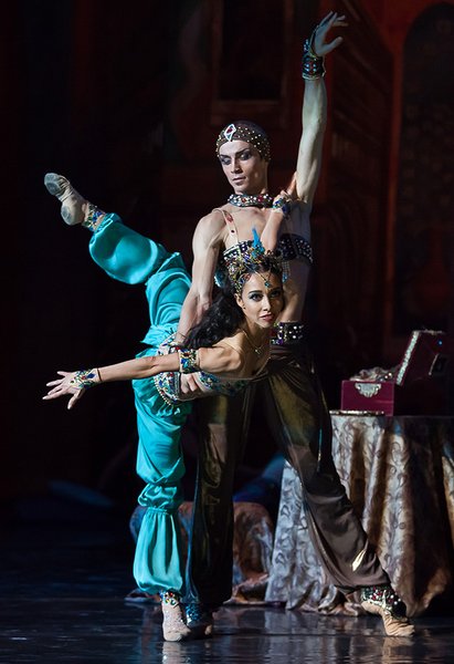 Кухар і Стоянов Шехеразада