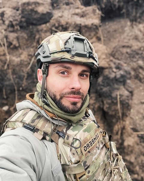 известная украинцы на фронте, Сергей Жадан ВСУ, Артем Овдиенко на фронте, Артем Лоик Нацгвардия, украинские артисты ВСУ, писатели на фронте, волонтеры в армии, актеры на фронте 2024, украинские блогеры военные, артисты добровольцы, Вооруженные силы Украины 2024, культурный десант ВСУ.