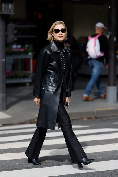 Дженни Уолтон , улица