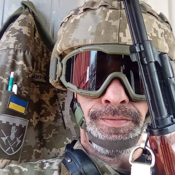 Максим Нелипа смерть на войне, что известно о телеведущем, биография, творчество, где снимался, чем был известен