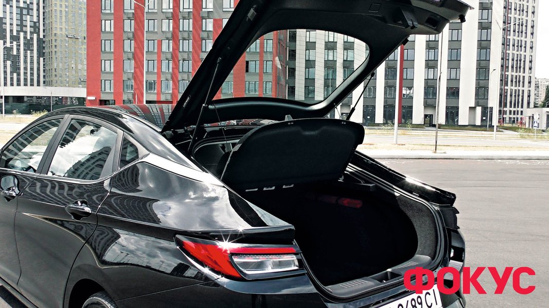 У ліфтбеку — пристойний багажник