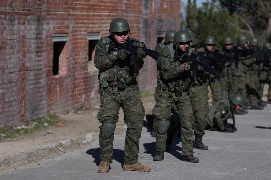 Подготовка граждан Украины в военной академии Толедо