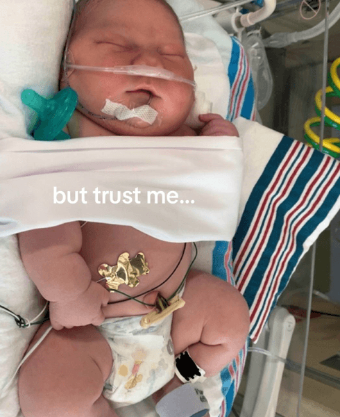 Шелбі Мартін народила сина з рекордною вагою