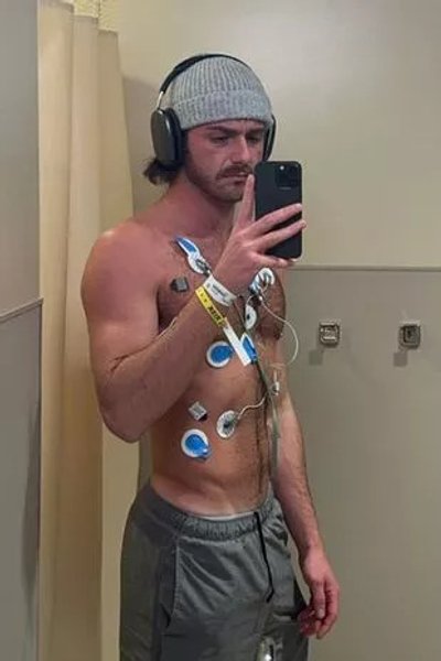 25-летний Джозеф Лоуренс