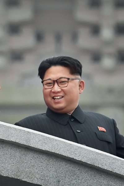 

Младшенький. Правящий член семейства Кимов не любит конкуренции
