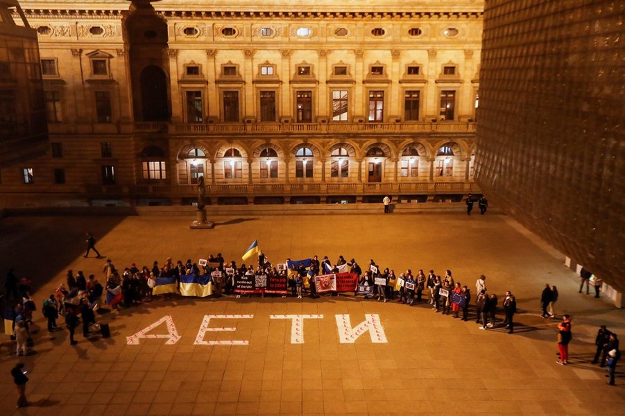 Акция в память о погибших а Драмтеатре, прошедшая в Праге