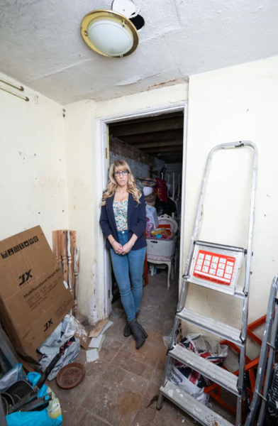 Халатні будівельники, ремонт в будинку, майстри, Мілтон-Кінс, Клер Гарріс, багатодітна матір, курйози