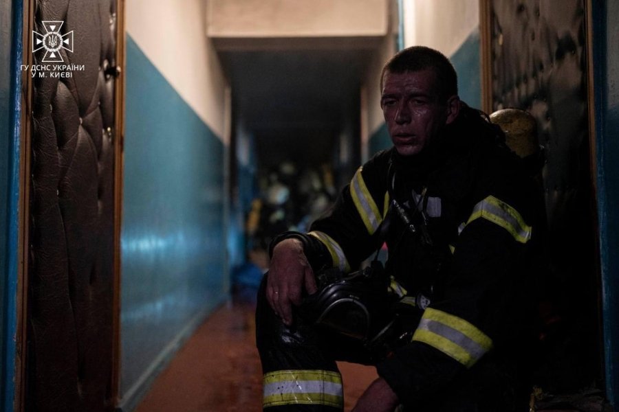 У Києві під час пожежі жінка вистрибнула з вікна і загинула Пожежа, Київ, горіла квартира, ДСНС