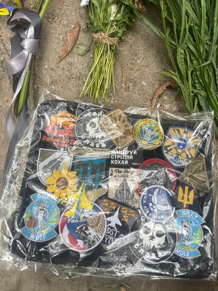 Андрій Джус, пілот, льотчик, могила, вандали, війна РФ проти України, авіакатастрофа