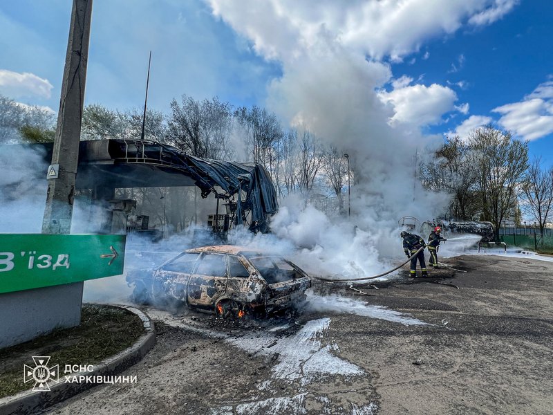 Ликвидация возгорания на АЗС в Харькове 2 мая