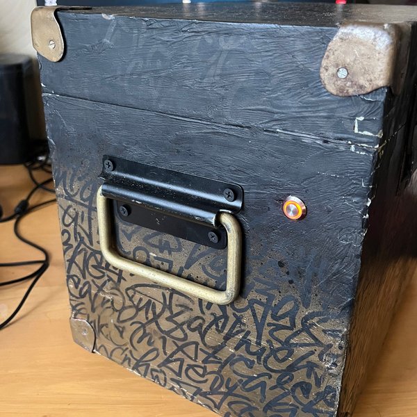 Самодельная зарядная станция Евгения Берда