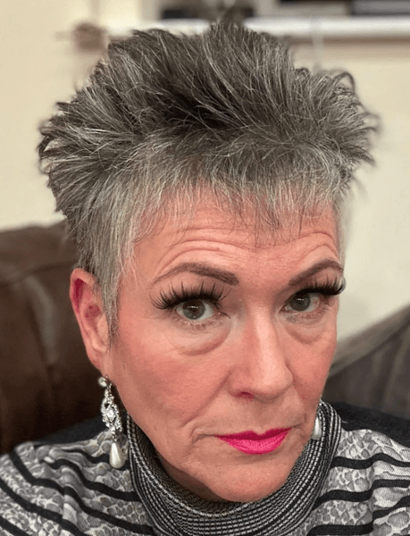 Женщина, потерявшая почти 100 тысяч фунтов из-за неудачного ремонта дома