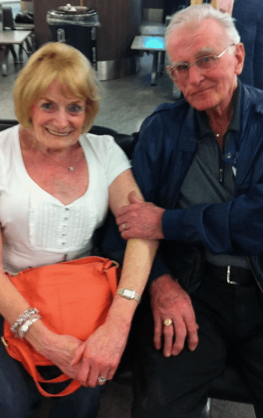 Женщина взяла на воспитание 74 подростка, приемная семья, приемные дети, ночевала в полиции, не могла иметь детей, семья