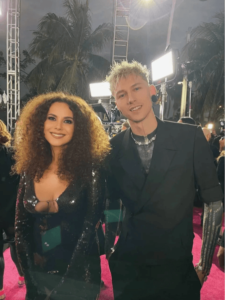 Настя Каменських та Machine Gun Kelly