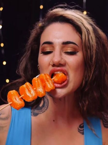 Арабель Рафаэль из США зарабатывает благодаря тому, что ест на камеру, курьезы, деньги, работа, создание контента