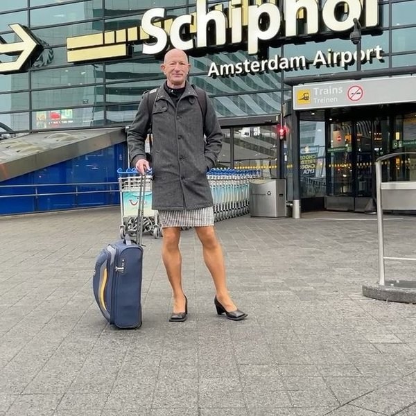 Марк Брайан, мужчина, женская одежда