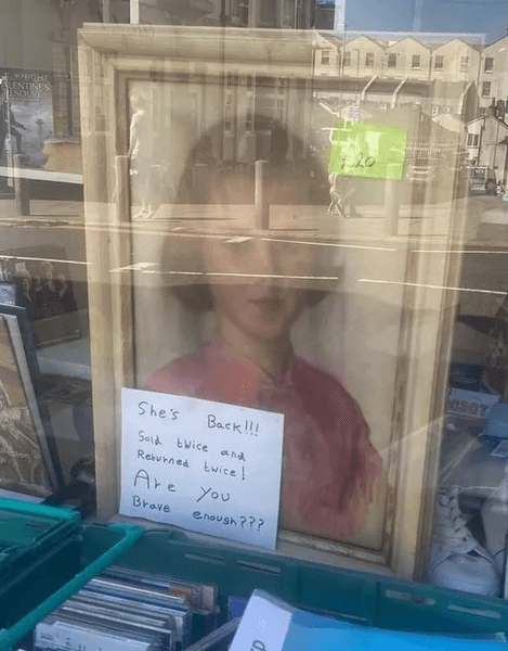 Проклята картина, почався хаос, проклятий портрет, моторошні речі, двічі повертали, проклята річ, малюнок дівчинки