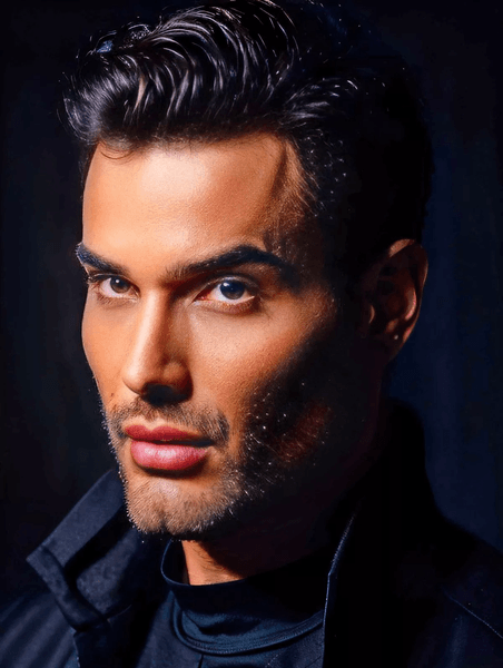 Портрет чоловіка з яскравими рисами обличчя, коротким темним волоссям і серйозним поглядом, якого називають "живим Нострадамусом"